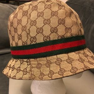 Vintage authentic Gucci bucket hat.